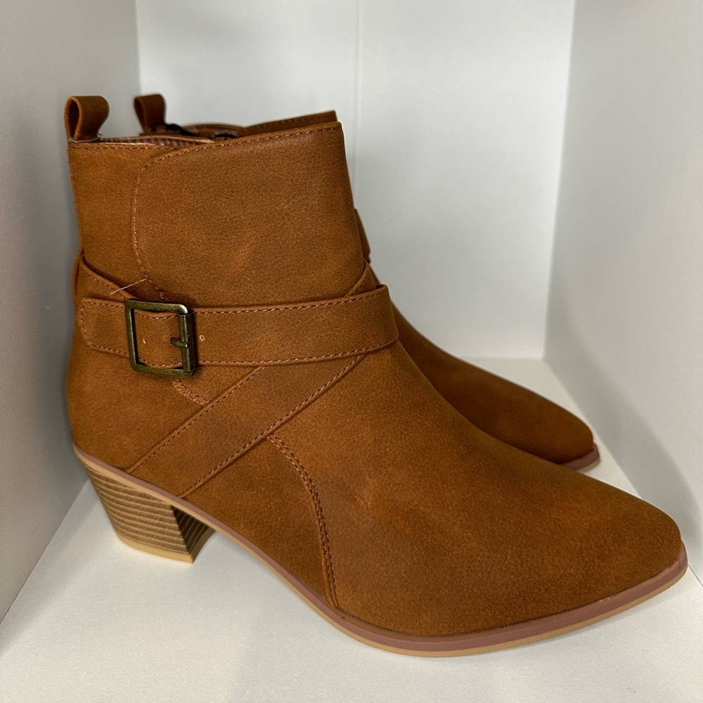 Maurice’s SuperCush Claire Ankle Boot - Size 8 NWT